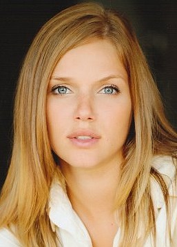 photo Spiridakos