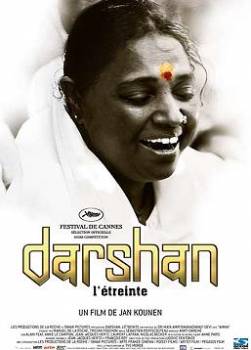 photo Darshan - l'étreinte